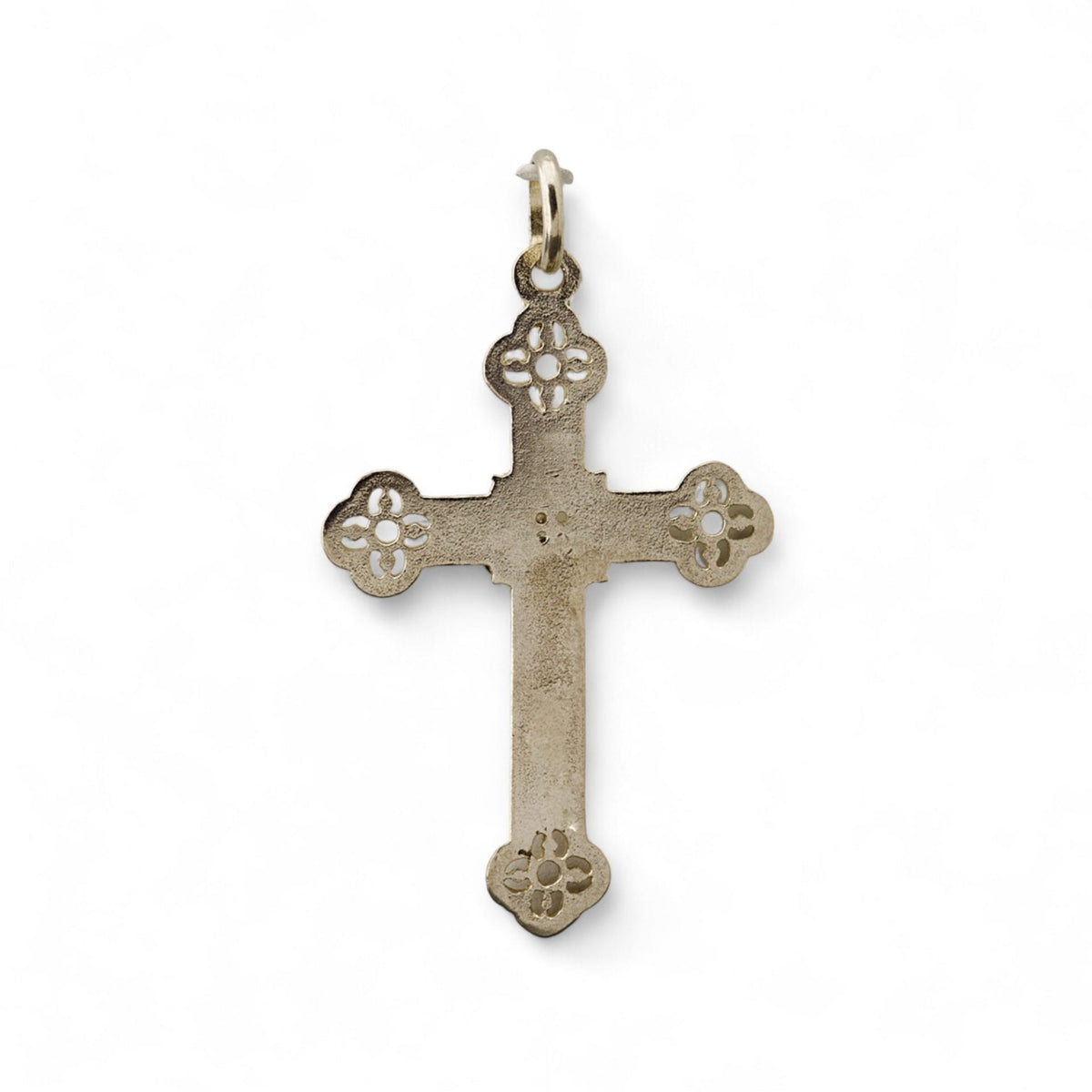 Cruz de plata calada con Cristo - detalle