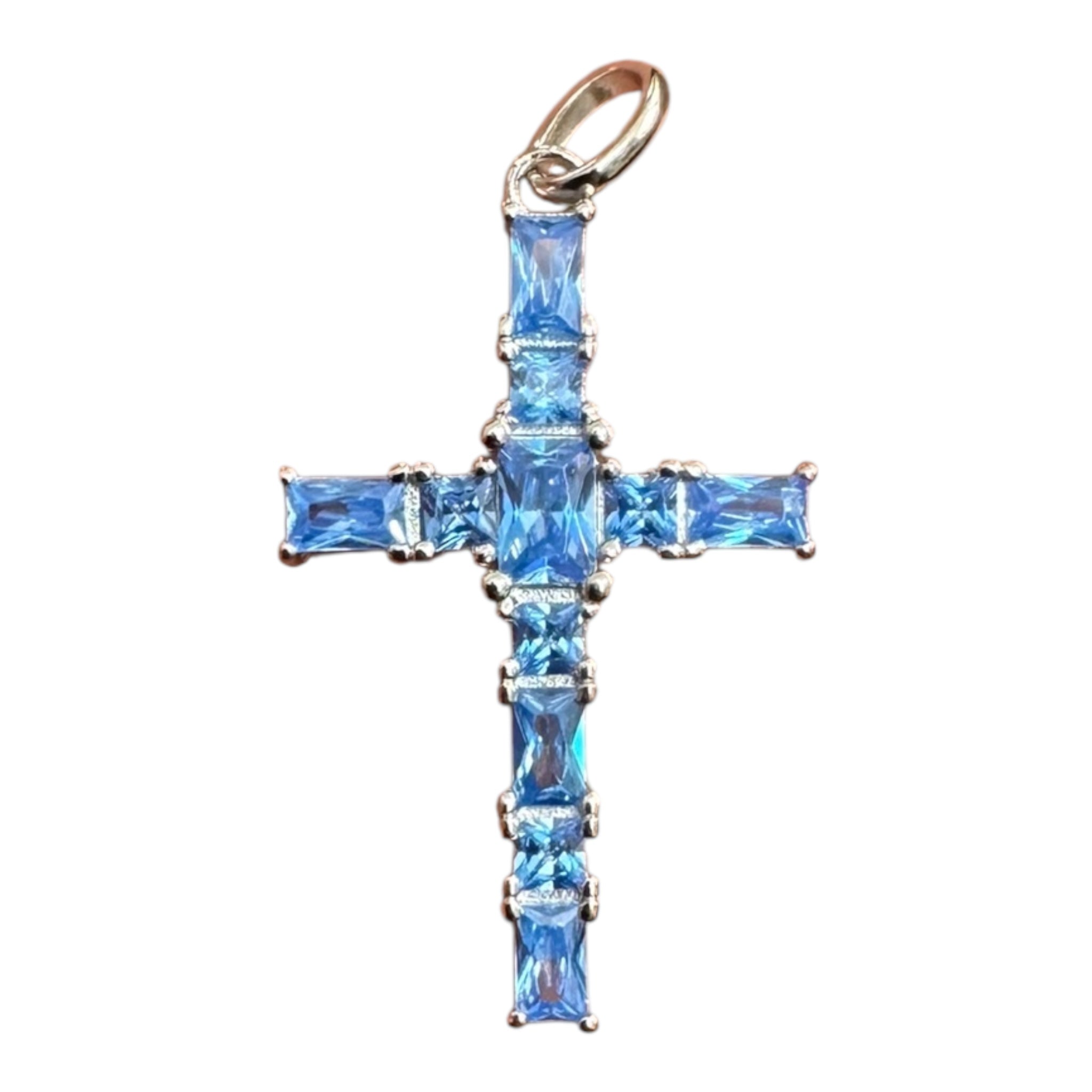 Cruz de plata y circones