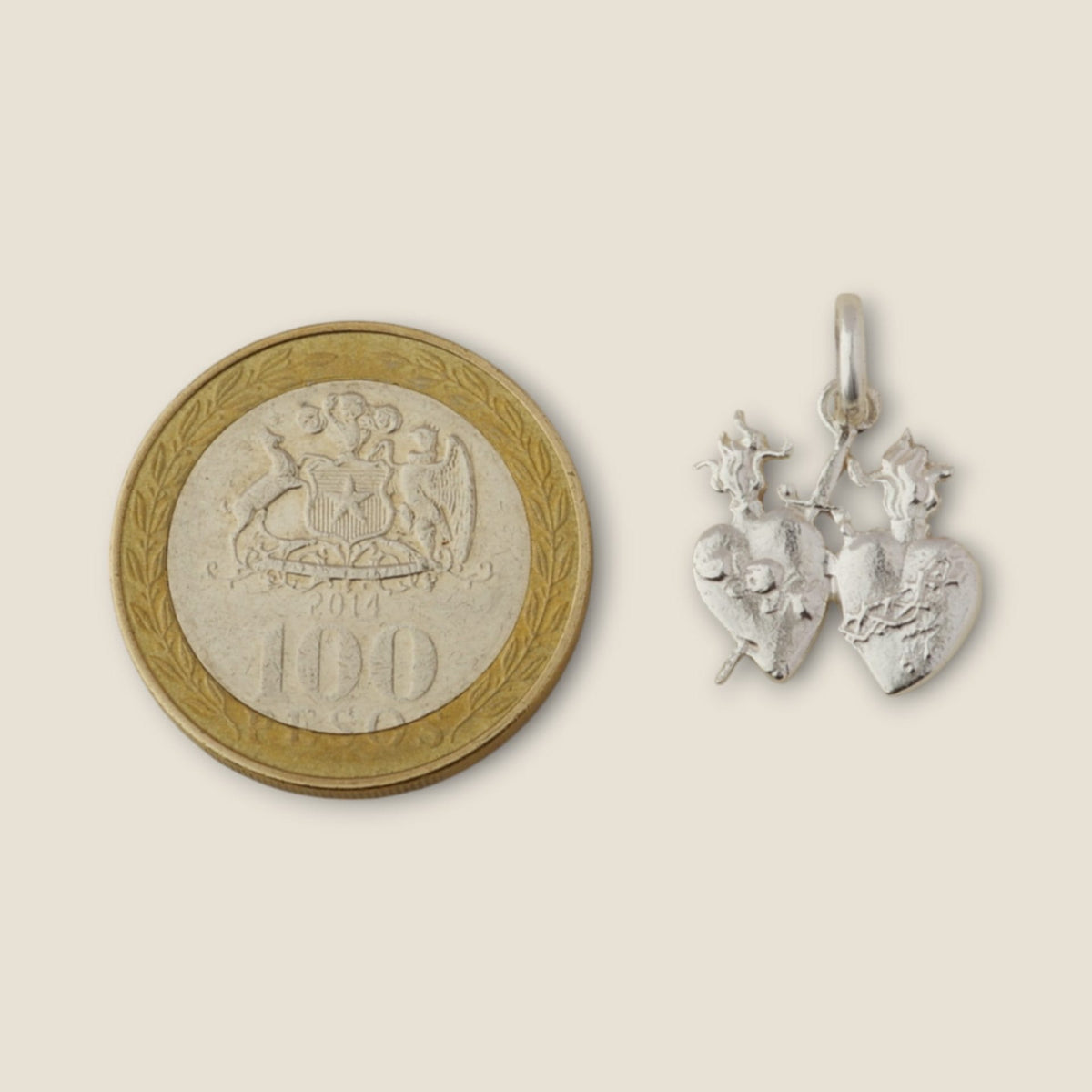Medalla Sagrados Corazones en plata - vista adicional