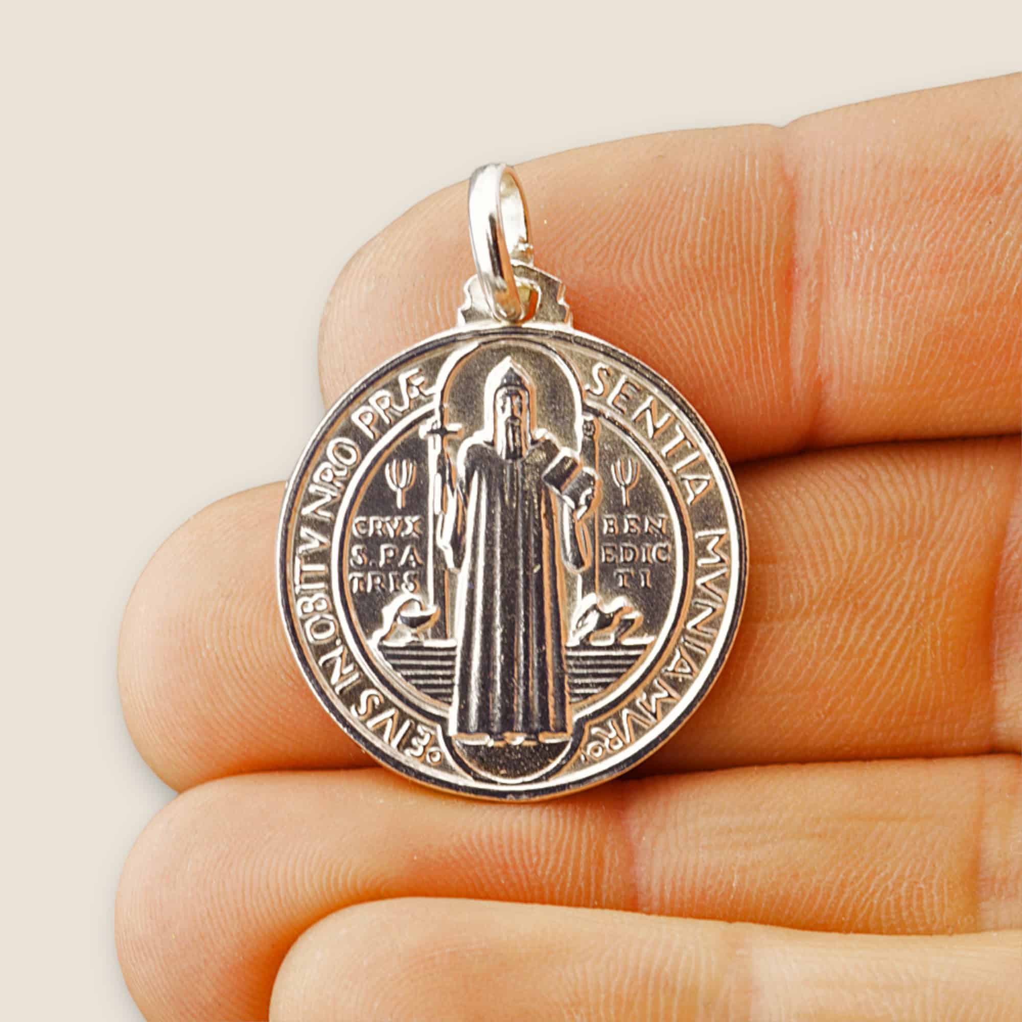 Medalla de San Benito 24mm