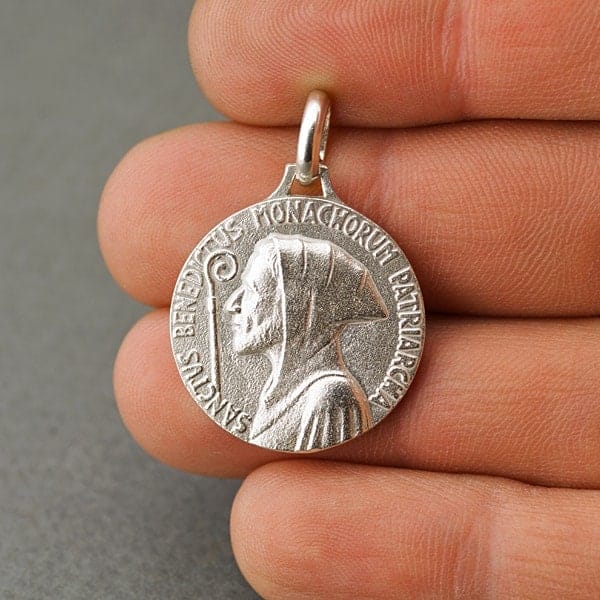 Medalla de San Benito 22mm