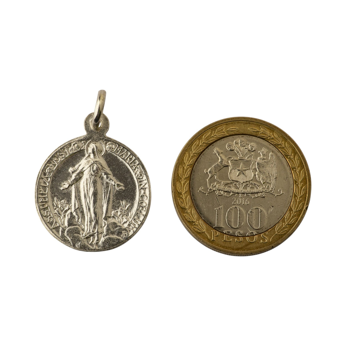Medalla de la Virgen de la Asunción en plata - referencia de tamaño
