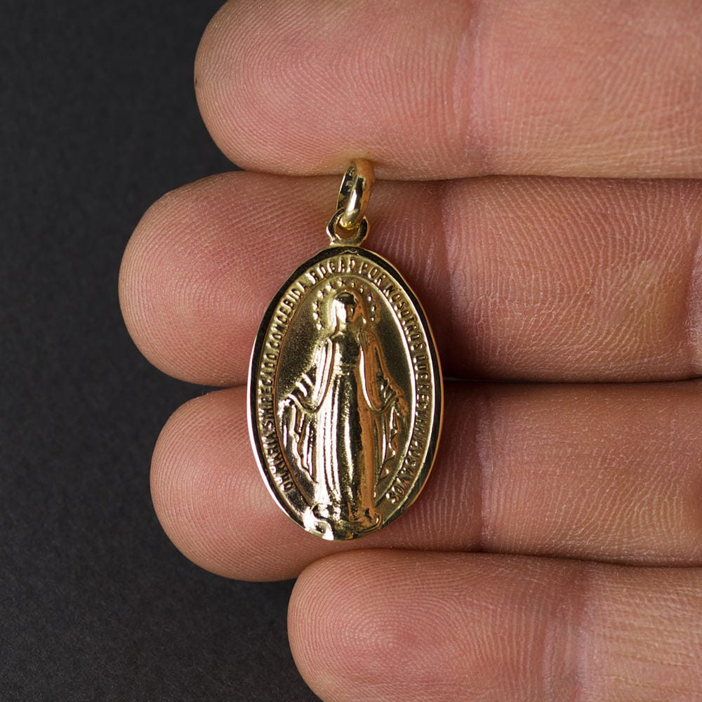 medalla milagrosa oro 18k 26mm x 15mm mano