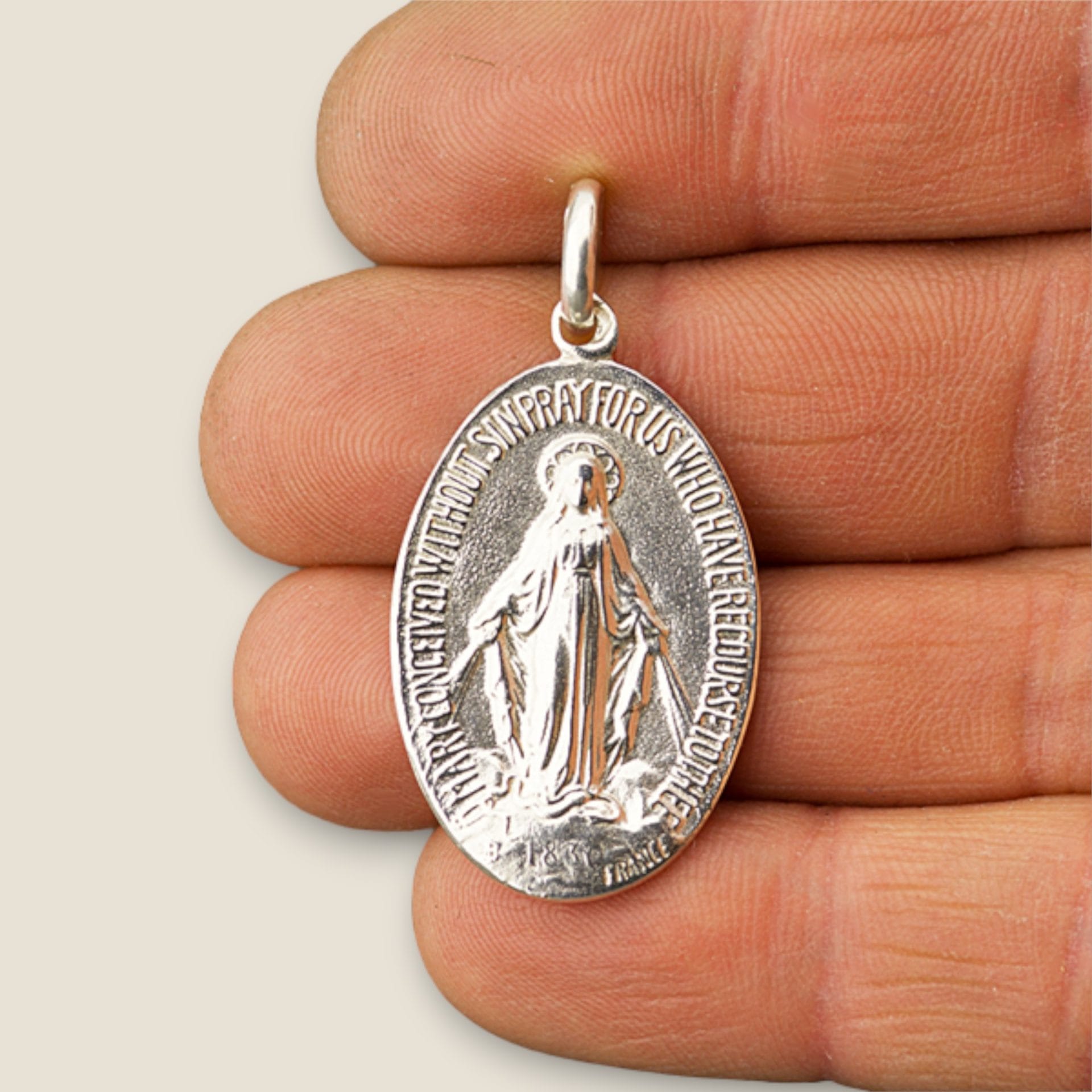 medalla milagrosa plata 34mm x 21mm mano
