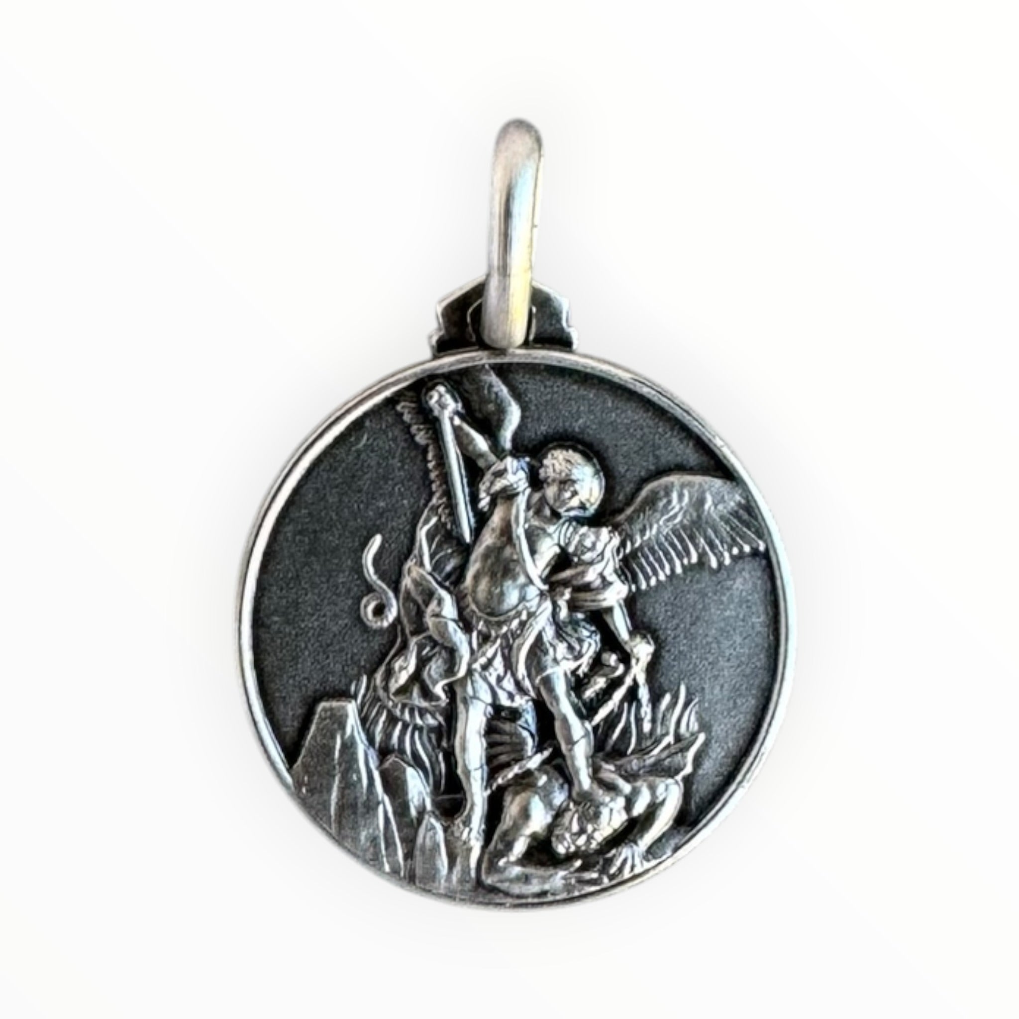 medalla de san miguel arcángel de plata chile