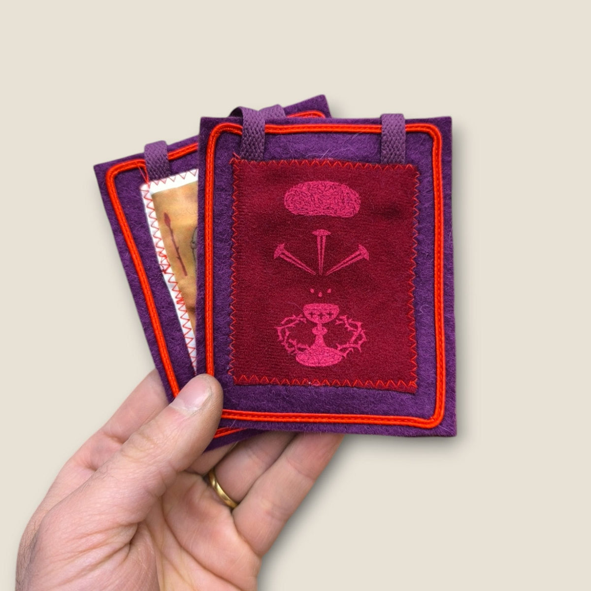 Escapulario Morado de tela - vista adicional