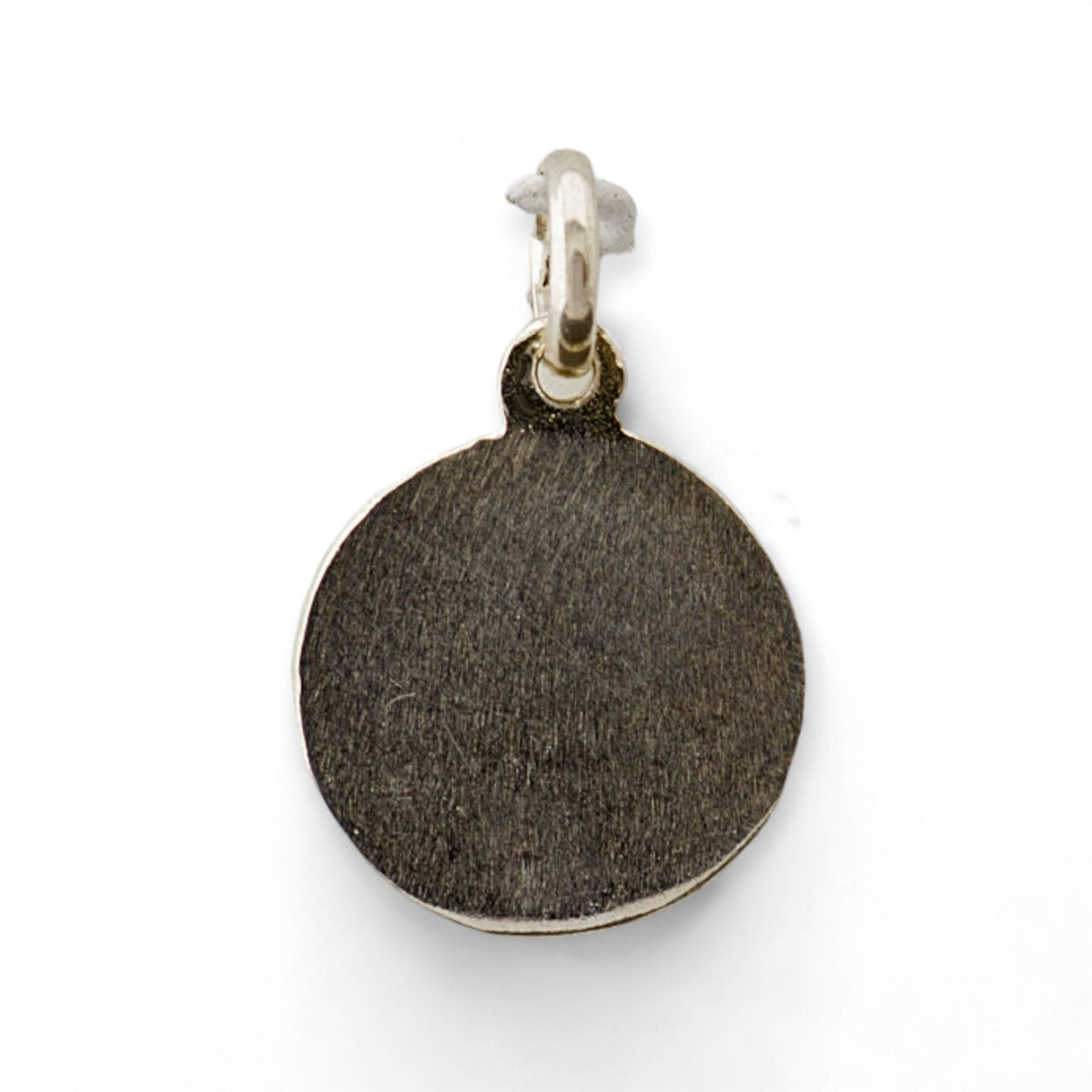 Medalla del Niño Jesús de Praga en plata - detalle