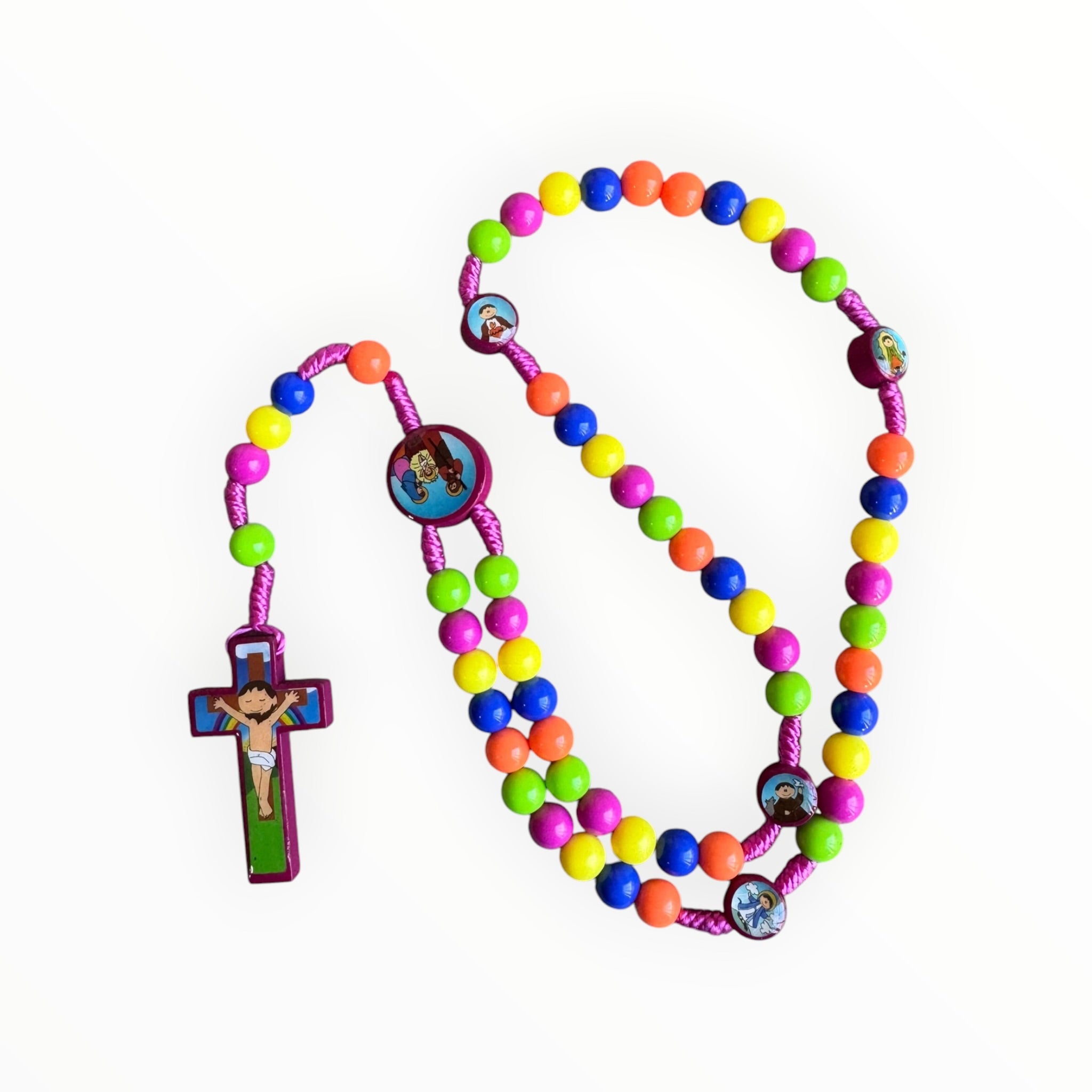 Rosario infantil multicolor con cuentas de plástico neón, medallas de santos ilustrados y crucifijo decorativo, ideal para primera comunión y catequesis Rosado
