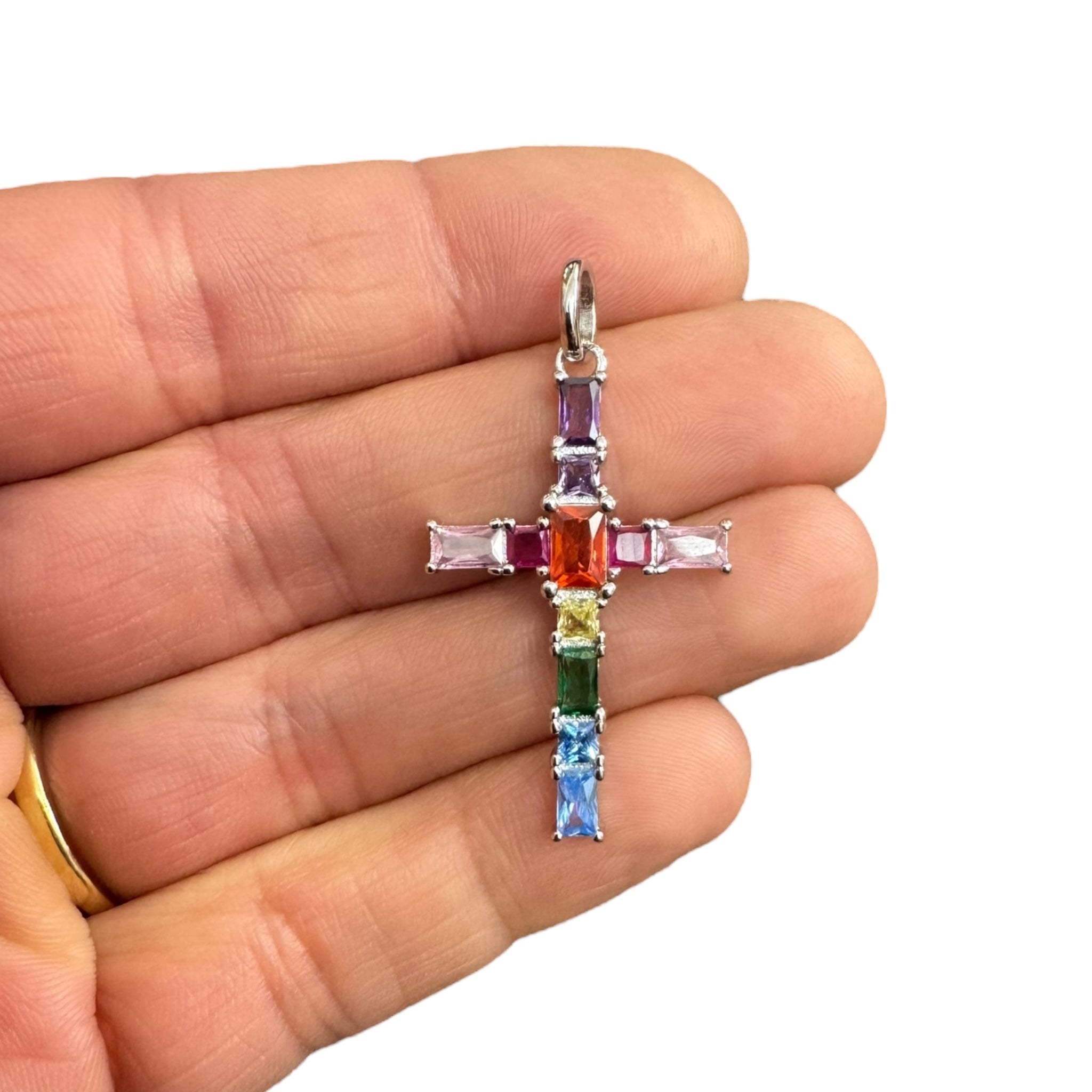 Cruz con circones multicolores en plata - vista adicional 2