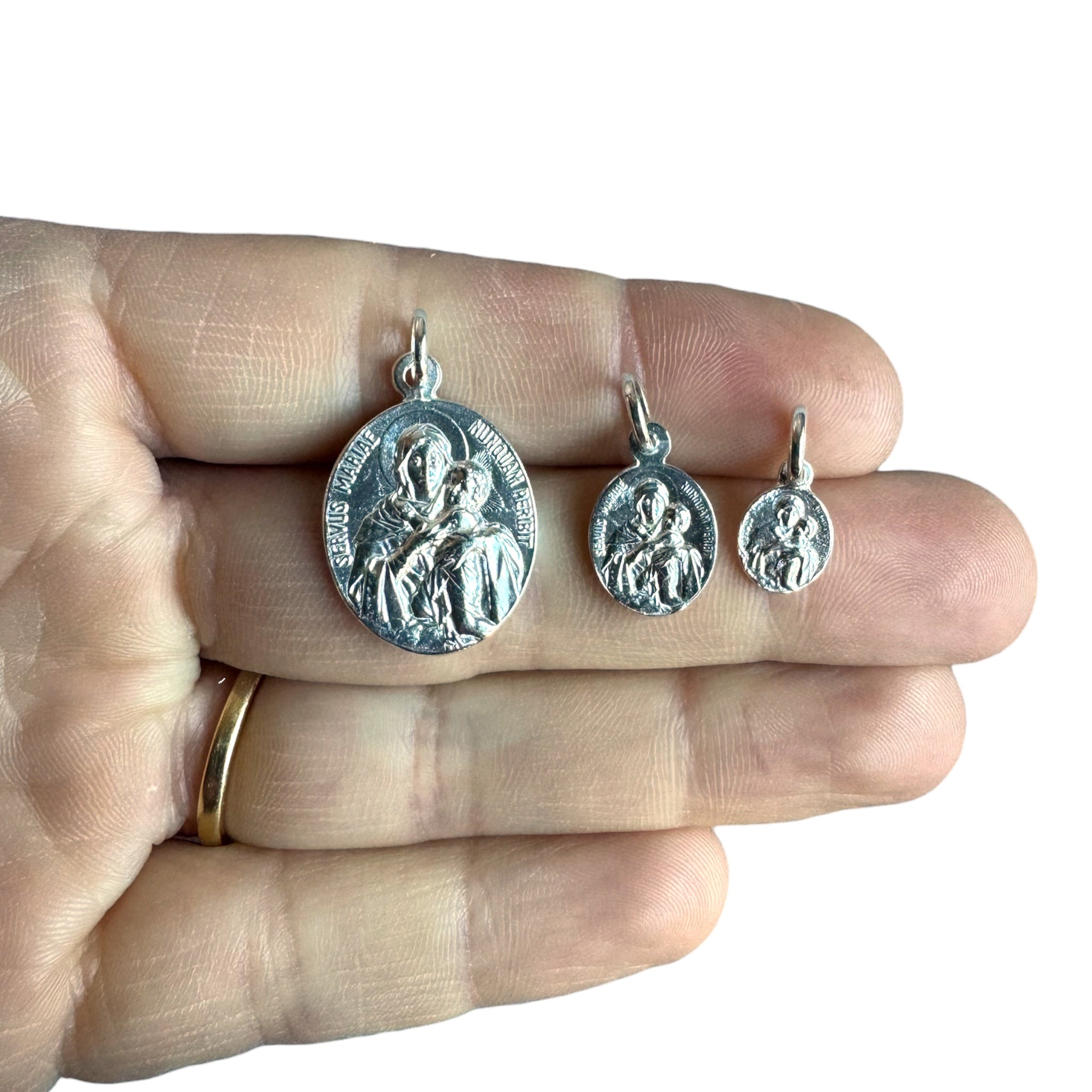 medalla virgen mater de schoenstatt plata mano