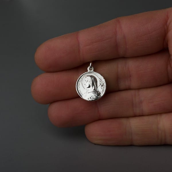 medalla-virgen-de-lourdes-plata